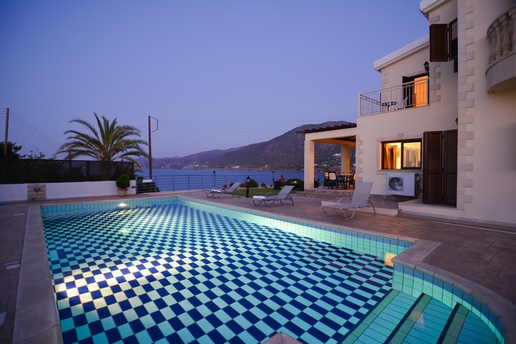 פומוס Kalli Villa חדר תמונה