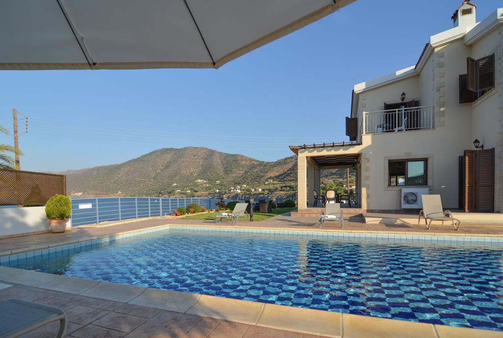 פומוס Kalli Villa חדר תמונה