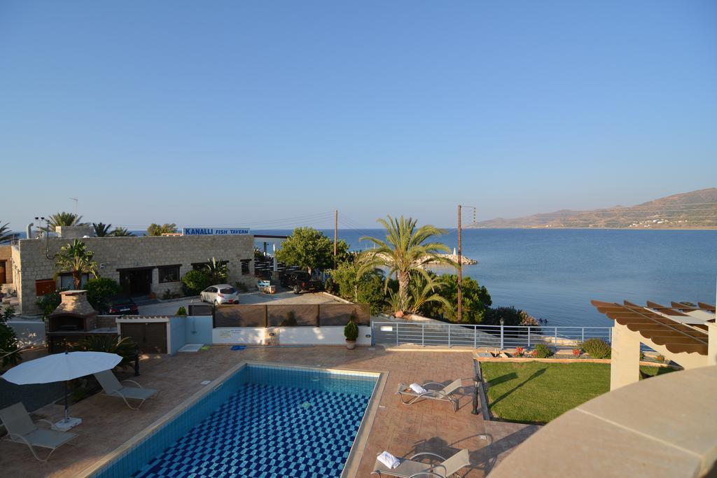 פומוס Kalli Villa מראה חיצוני תמונה