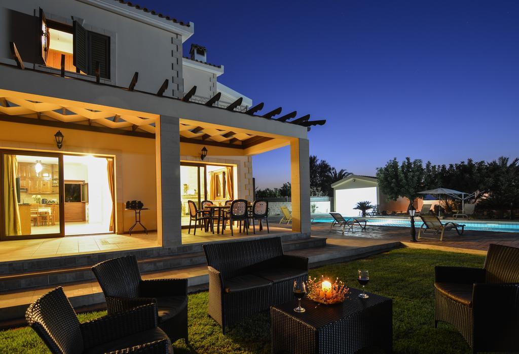 פומוס Kalli Villa מראה חיצוני תמונה